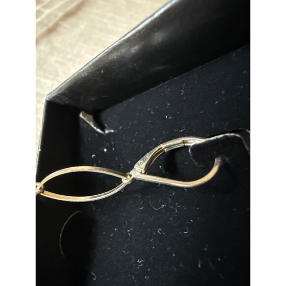 OHQ Pearl & Silver Tone Jewelry Set Necklace Bracelet & Earrings - Picture 11 of 14